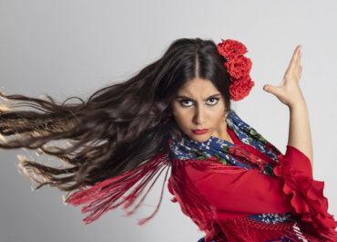 Disfruta de la bailaora Claudia, La Debla, en la Bienal de Flamenco en Factoría Cultural